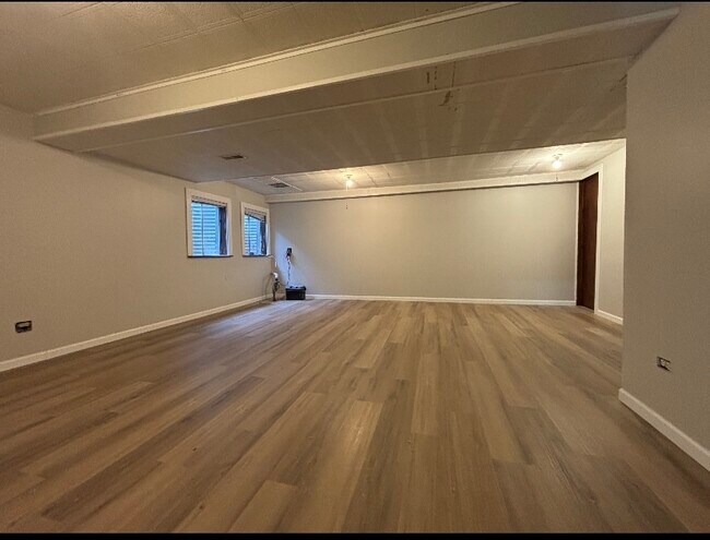 Building Photo - 6504 Kensington Pl