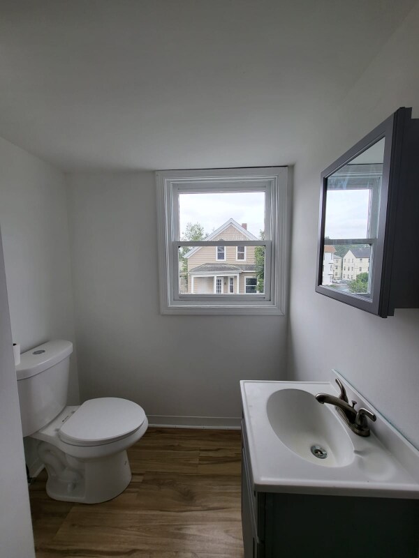 Building Photo - 229 Brightman St