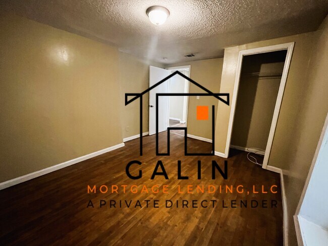 Building Photo - 815 Davis Ave