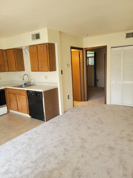 Building Photo - 3243 Niagara Square