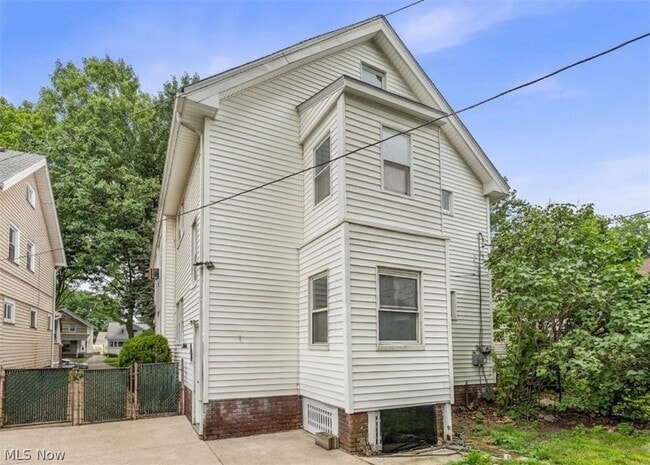 Building Photo - 3311 W 130th St