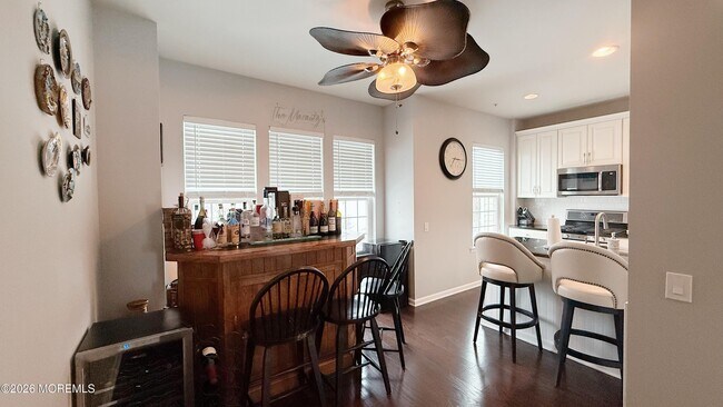 Building Photo - 110 Halliard Dr