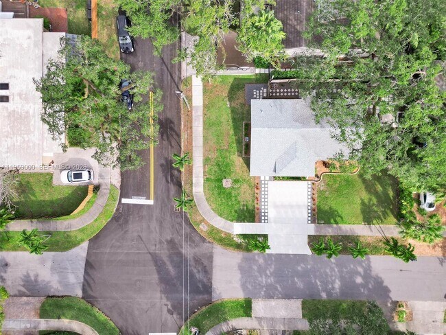 Building Photo - 937 SW 17th St