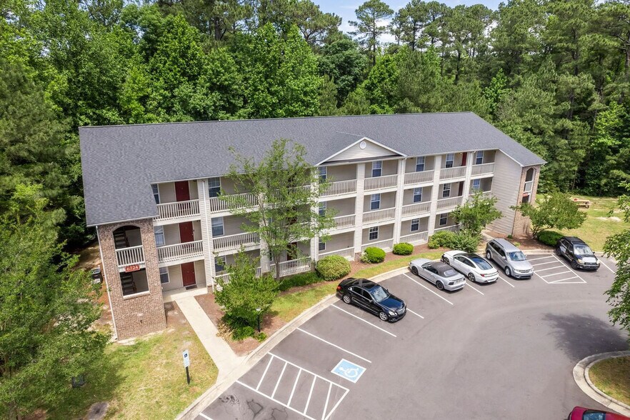 Building Photo - 2 Kings Creek Dr