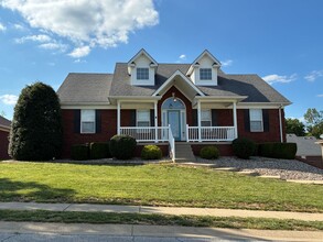 Building Photo - **Summer Ending BUT This Home is HOT**