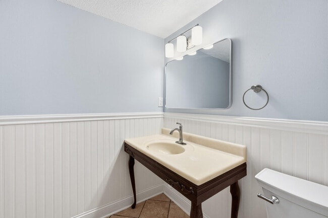 Building Photo - 120 Dyer St