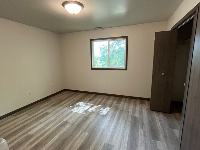 Building Photo - 313 4th St NW