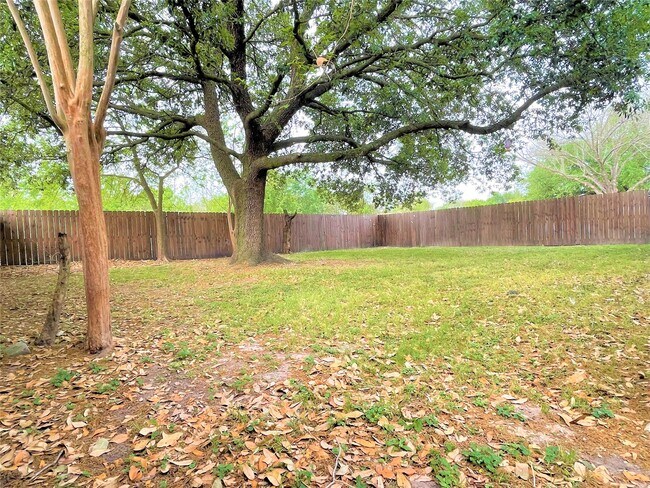 Building Photo - 10011 Appleridge Dr