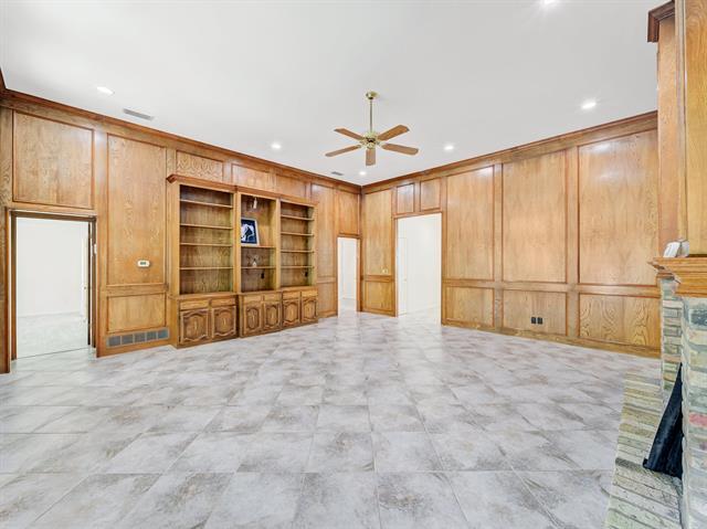 Building Photo - 7315 Debbe Dr