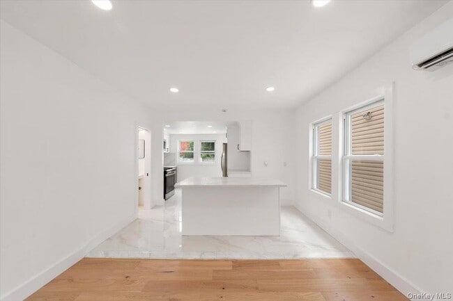 Building Photo - 104-17 Rosita Pl