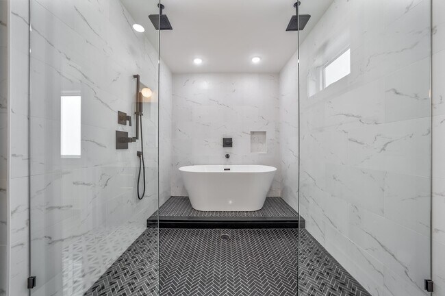 Building Photo - 6719 Meadowview Ave