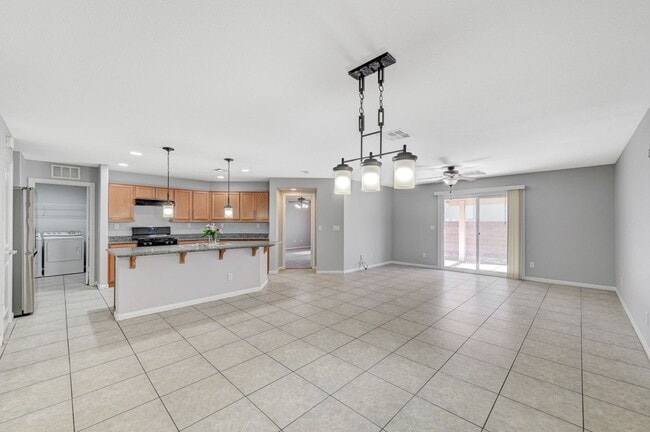 Building Photo - 5593 Markley Ave