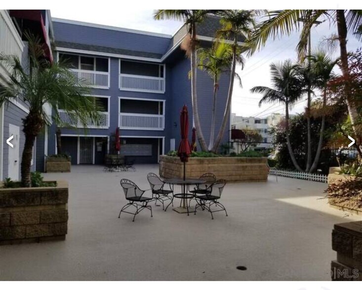 Courtyard - 3760 Florida St