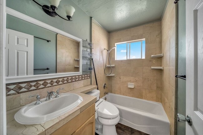 Building Photo - 3 bedroom condo near Santana Row!