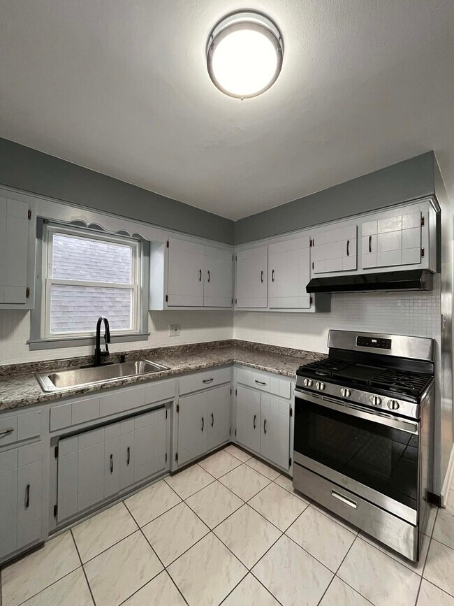 Building Photo - 6138 S Kilpatrick Ave