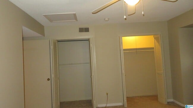 Building Photo - 3937 Montclair Rd