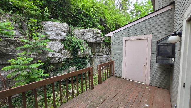 Building Photo - 604 Ledgeview Park Dr
