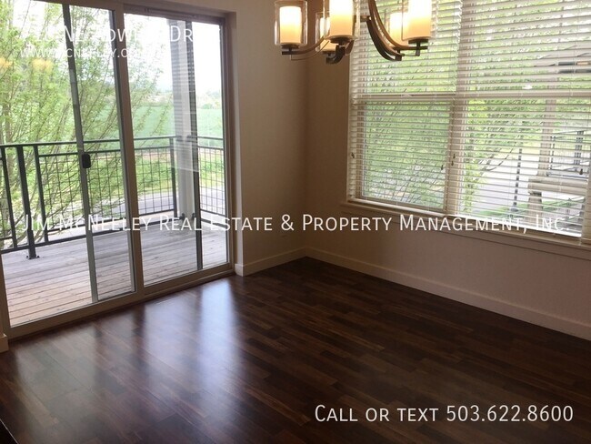 Building Photo - 718 NE Adwick Dr