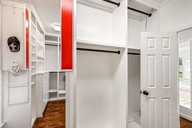 Building Photo - 21410 Ganton Dr