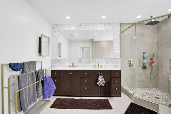 Building Photo - 3681 N 54th Ave