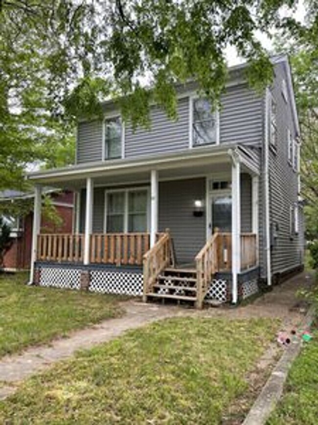Building Photo - Beautiful southside block