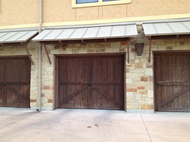 Building Photo - 6608 Lantern View Dr