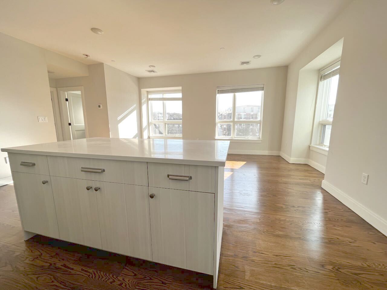 Building Photo - 7 Everett St