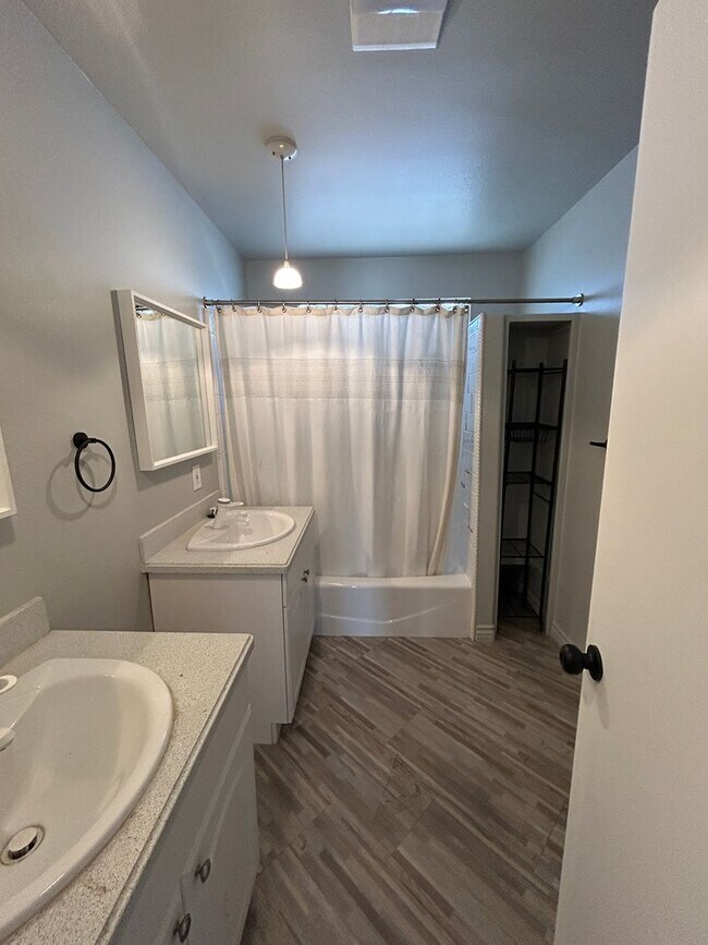 Building Photo - Stunning 3BD/2BA Corner-Lot Home w/ Relaxing Views – Only $4,495 – Mission Heights