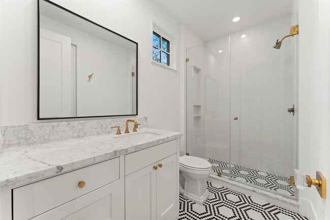 Building Photo - 2530 Stanmore Dr