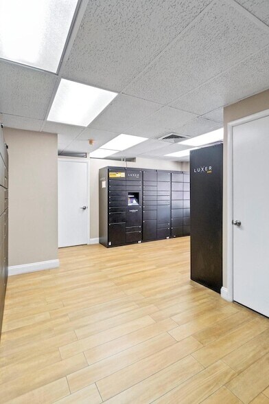 Building Photo - 111 N Pompano Beach Blvd