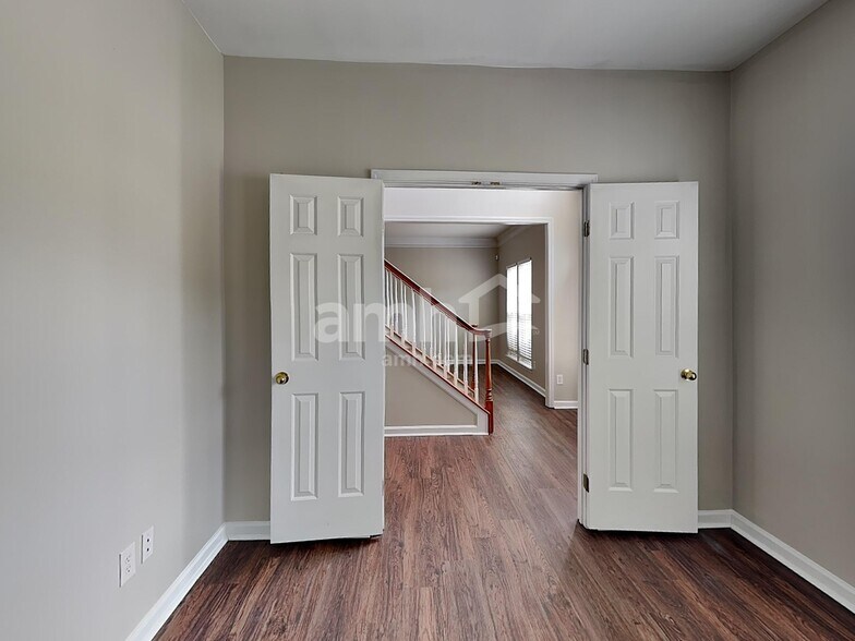 Building Photo - 1009 Yarrow St