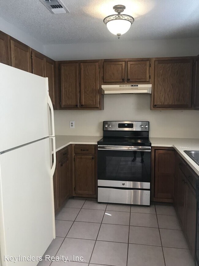 Building Photo - 3 br, 2 bath House - 17633 Nine Oaks Ave.