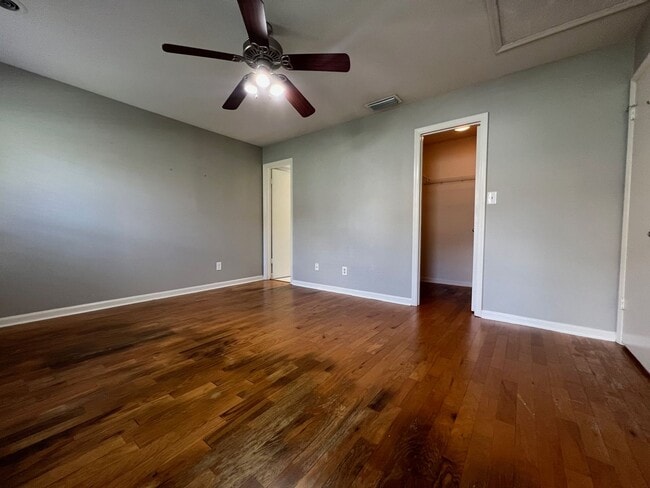 Building Photo - Audubon Park 2/2 Corner Unit Villa with La...