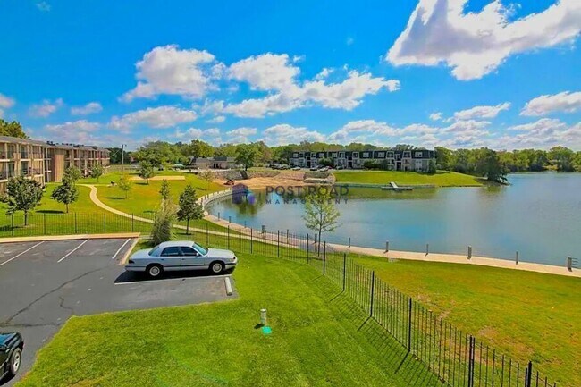 Building Photo - 535 W 27th St S