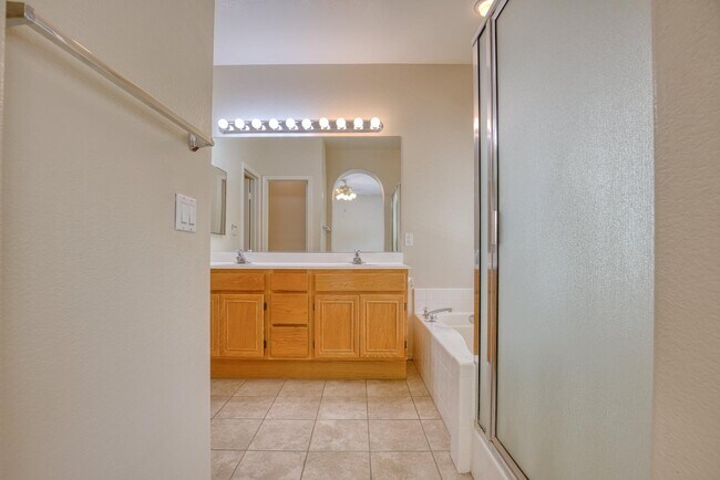 Building Photo - 32576 Guevara Dr