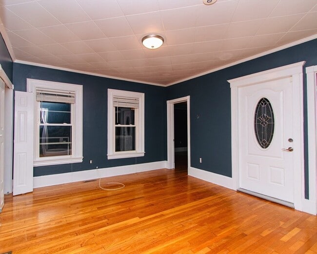 Building Photo - 22 Bolton Pl