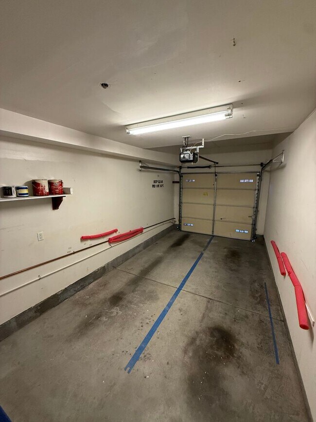 Building Photo - 2 Bed | 2 Bath | 1300 SF | Private 2 Garage | Private One Car Garage | Owner pays WS&G