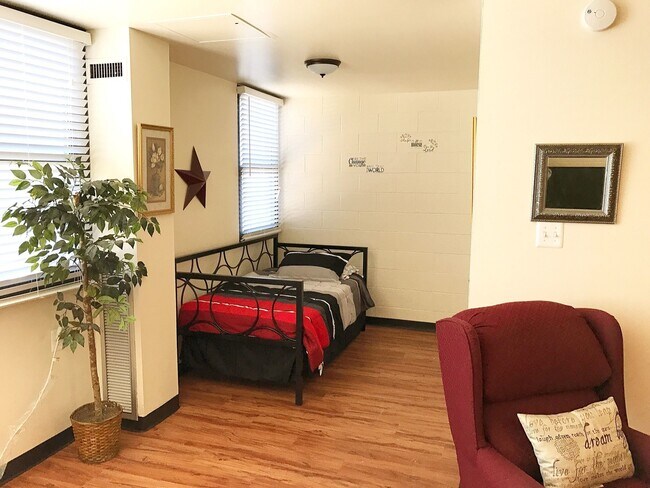 Primary Photo - 1610 N Kingshighway Blvd