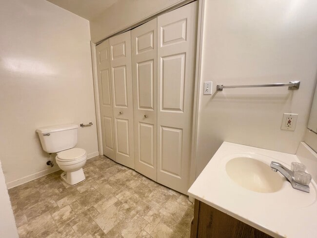 Building Photo - Yorktown School District