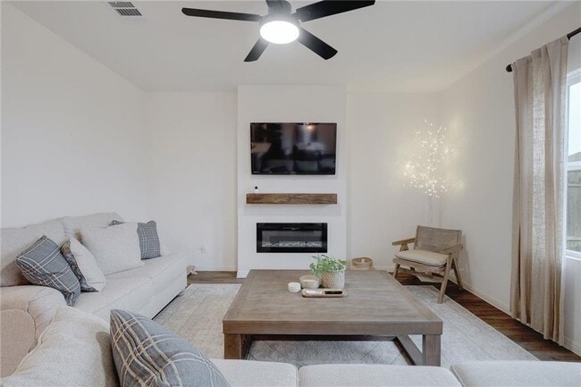 Building Photo - 910 Bunton Reserve Blvd