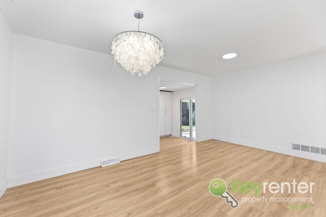 Building Photo - NOVEMBER FREE RENT!! Spacious 4-Bedroom / 2-Bath Home in Wichita Move-In Ready