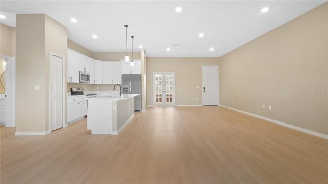 Building Photo - 13639 Begonia Cir