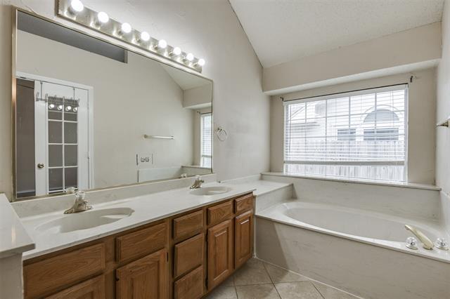 Building Photo - 952 Freshwood Ct