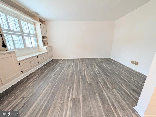 Building Photo - 321 Charred Oak Ct