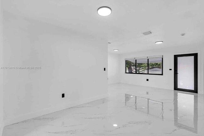 Building Photo - 1041 NW 199th St