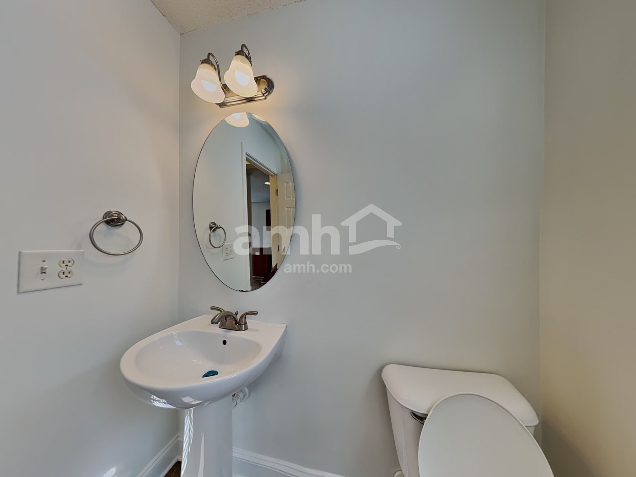 Building Photo - 6017 Namozine Ct