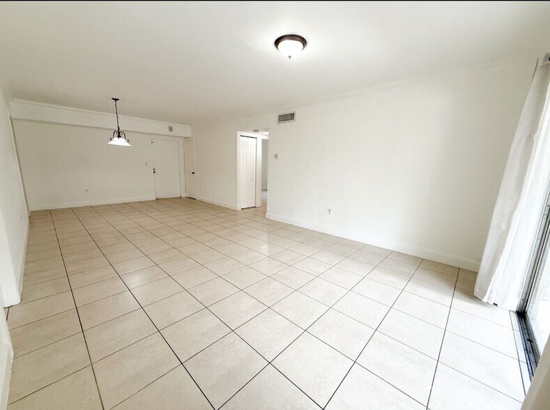 Building Photo - 7917 SW 104th St