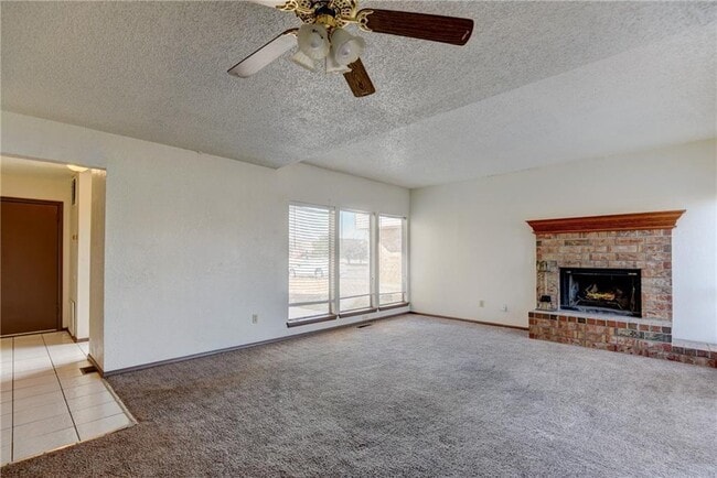 Building Photo - 3 Bedroom/2Bath/2Car Duplex- 2 Car Garage-...