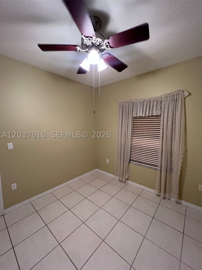 Building Photo - 10155 SW 159th Ct