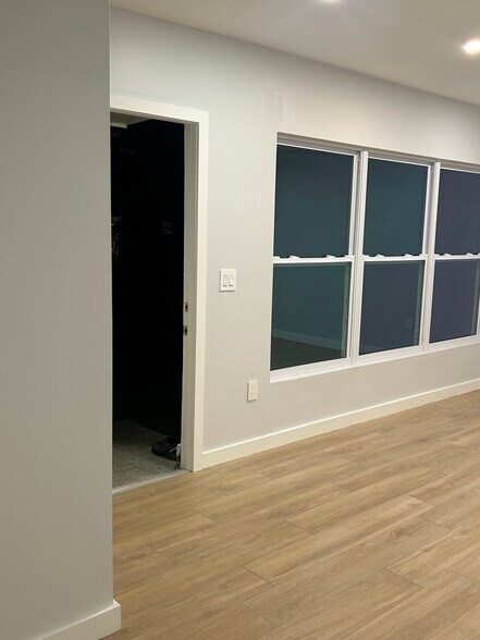 Building Photo - 6859 SW 37th St